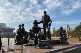 Монумент Дружбы народов в Ташкенте